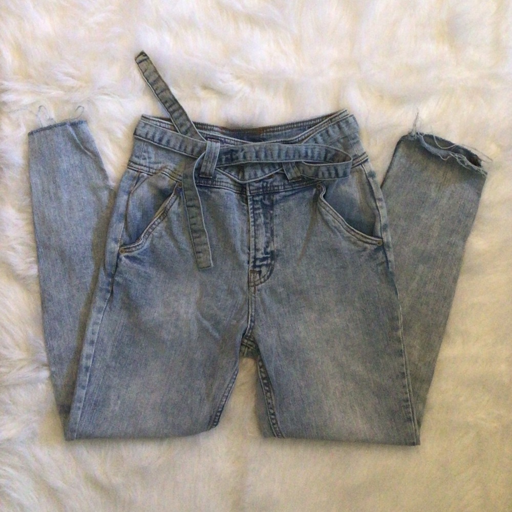 2/$20 Forever21 high rise skinny jeans with belt
